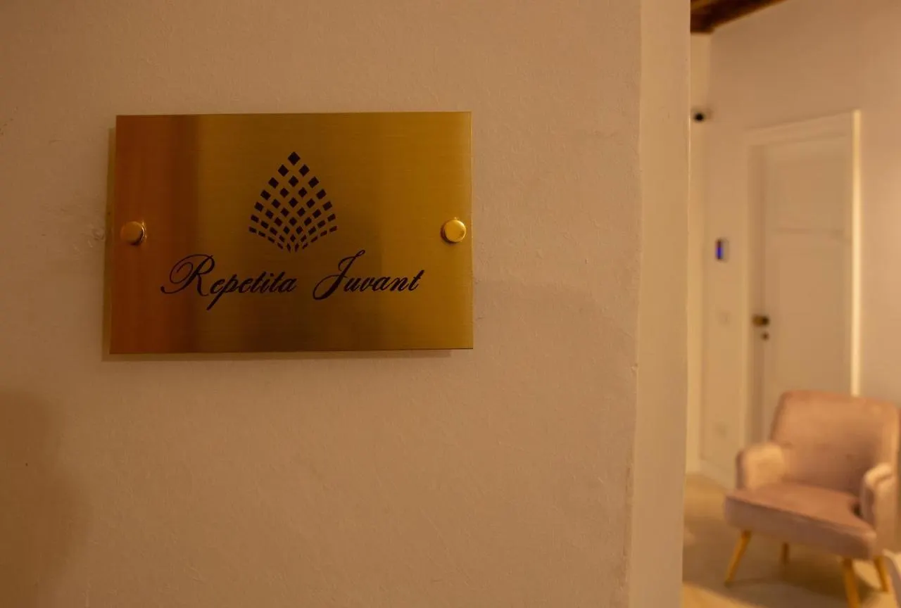 Repetita Juvant Roma Italia